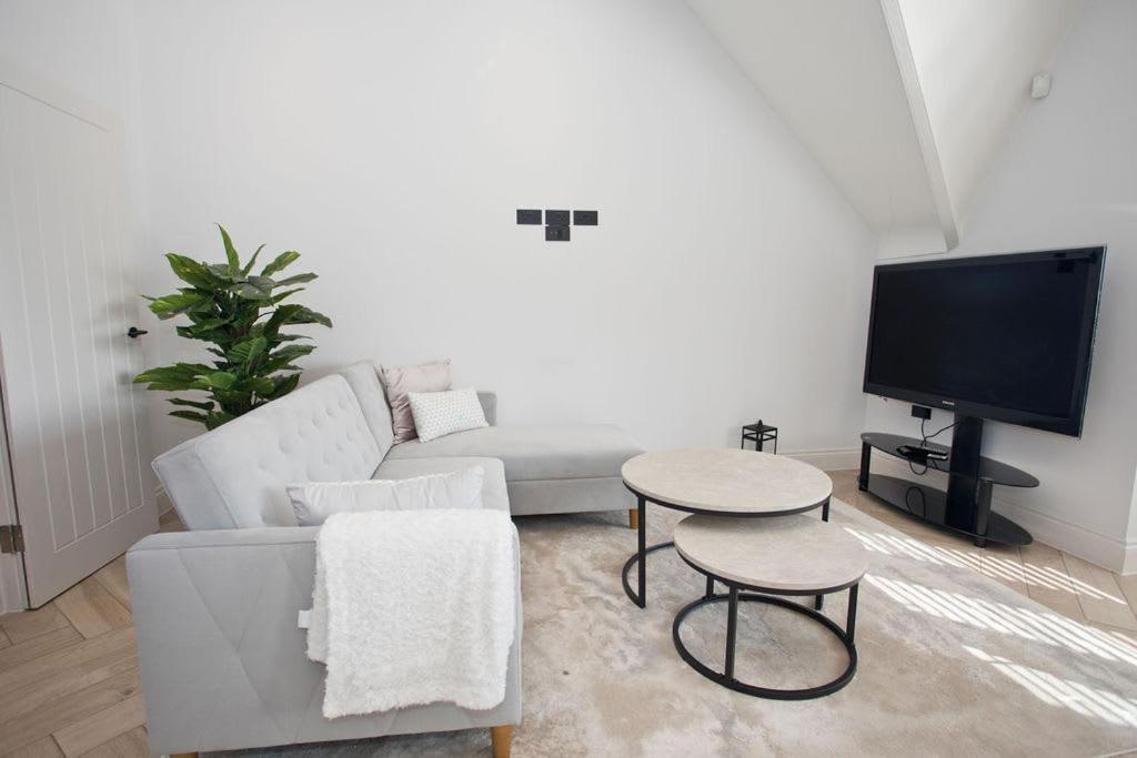 Ultra Stylish Apt Set In An Affluent Location Poole Exterior foto