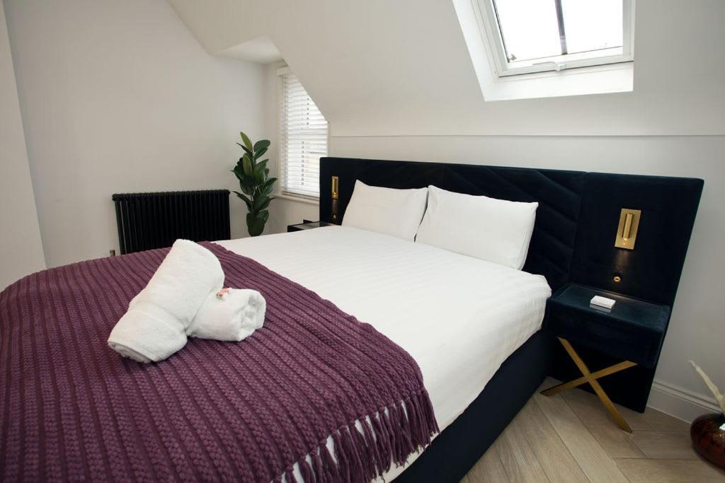 Ultra Stylish Apt Set In An Affluent Location Poole Exterior foto